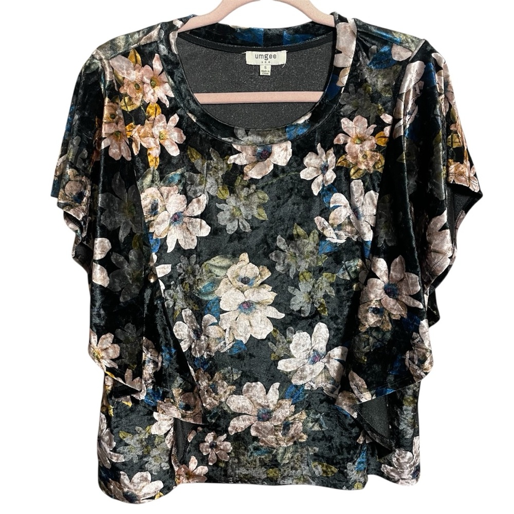 Umgee flutter sleeve top crushed velvet size small